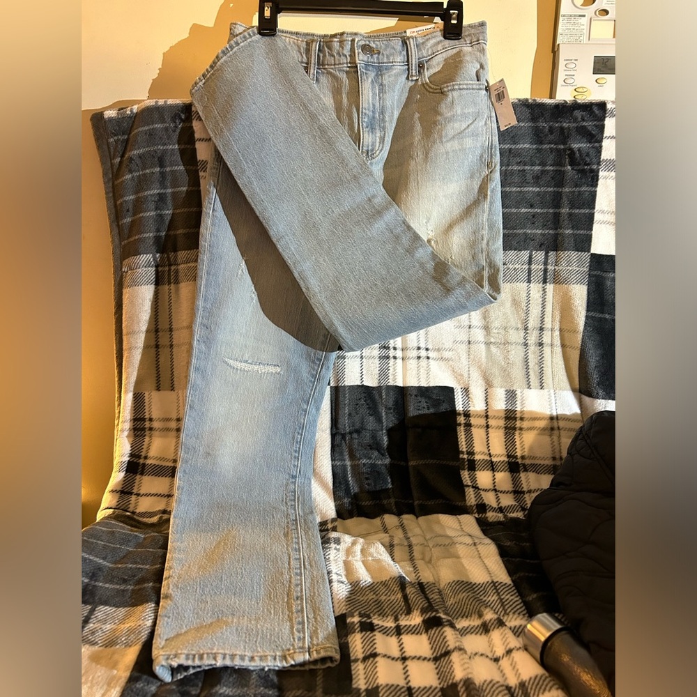 Women’s NWT Old Navy extra comfy original, 5 pocket jeans size 18 built in flex